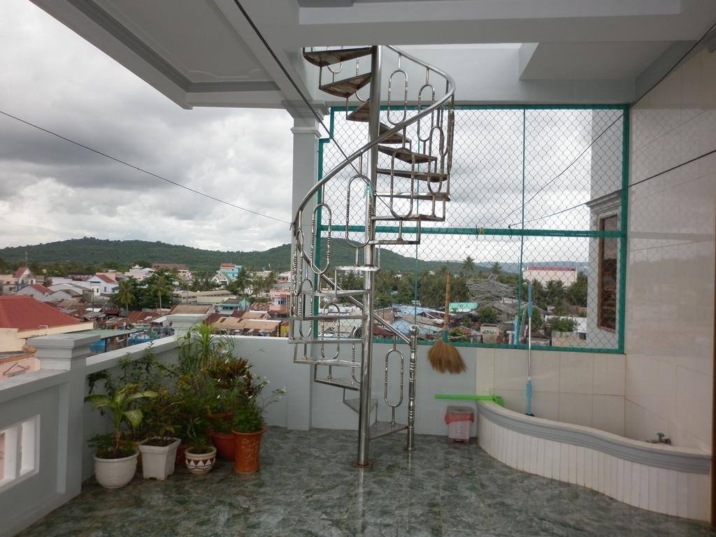 Hai Hien Guesthouse Дуонг-Донг Экстерьер фото